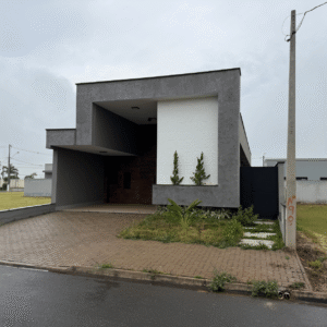Casa para Venda com 2 Dormitórios, Suíte e Garagem com Churrasqueira em Saltinho/SP