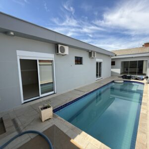 Casa para Venda com 2 Dormitórios, Piscina Aquecida e Área Gourmet em Saltinho/SP